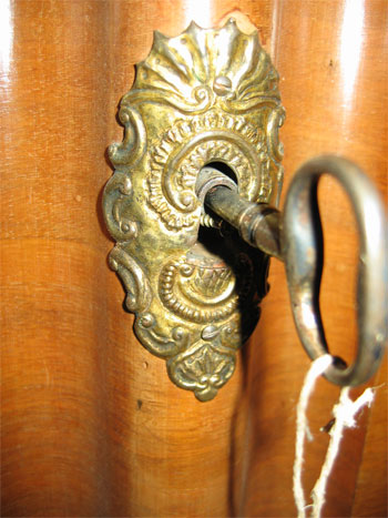 Antik-Möbel Braun Schnittling bei Spalt